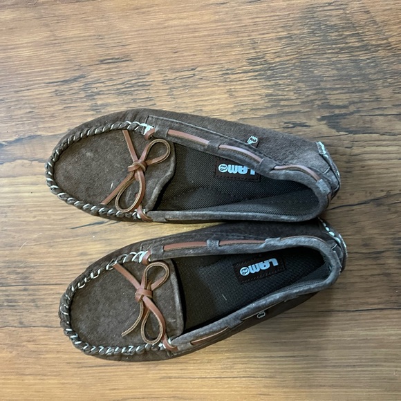 Slippers - Picture 1 of 2